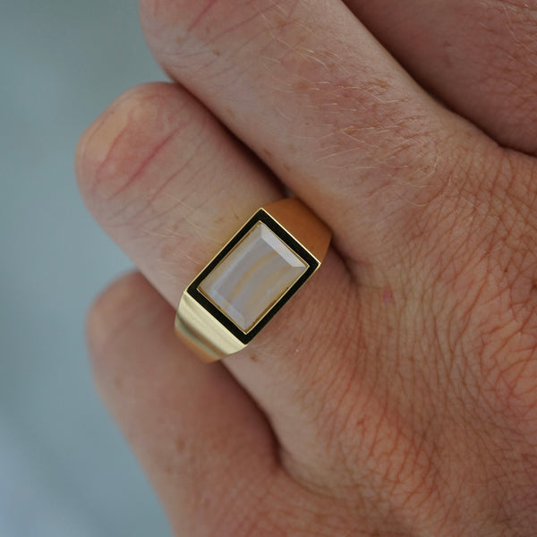 Klassischer Herren Siegelring mit 18k Gold Vermeil und blauem Edelstein Sprezzi Fashion