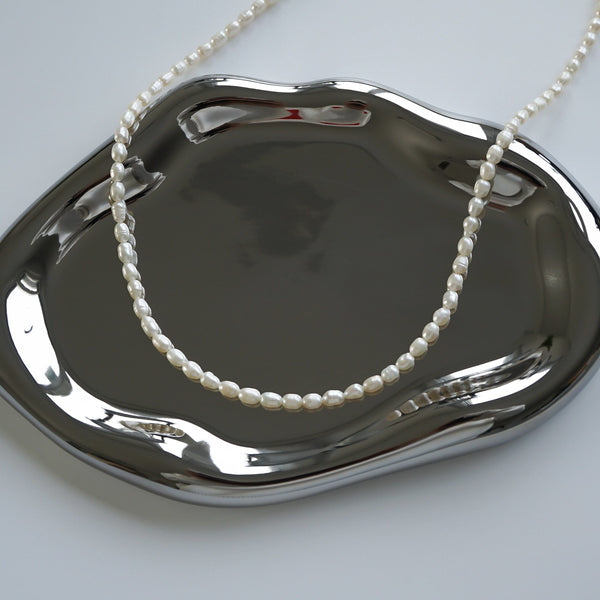 Wunderschöne Perlenkette aus echten Water Pearls, handgefertigt mit Liebe zum Detail Sprezzi Fashion