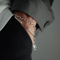 Set aus zwei Herren Armbändern aus 925 Silber mit Toggle und Paperclip Design robust stilvoll verstellbar für Alltag und besondere Looks Sprezzi Fashion