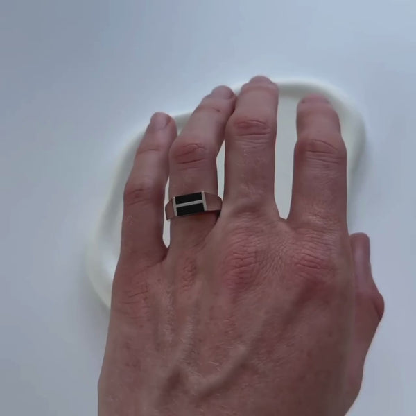 Ring mit doppeltem Onyx Stein