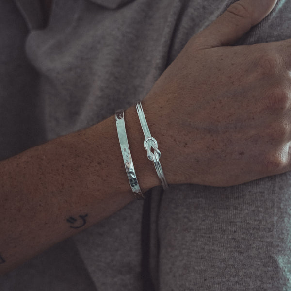 Hochwertige Silber Armreifen für Männer im Schmuck-Set kaufen