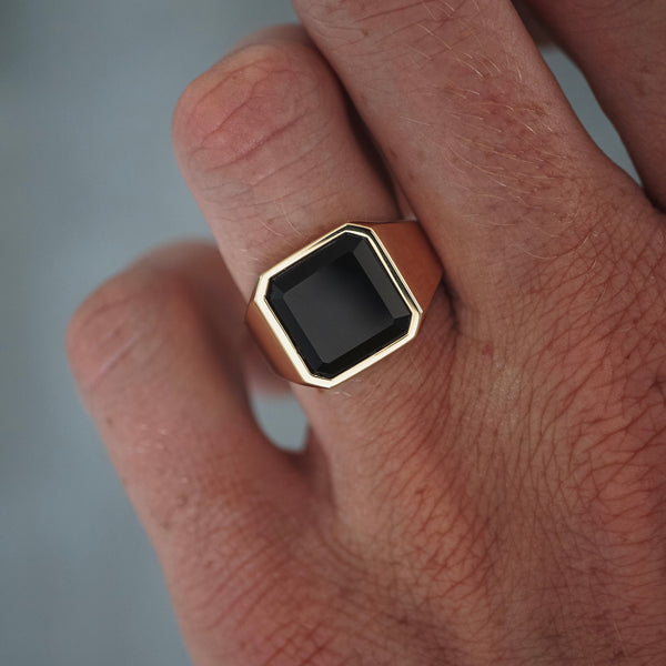 Goldener Siegelring mit schwarzem Onyx Stein für Männer Sprezzi Fashion