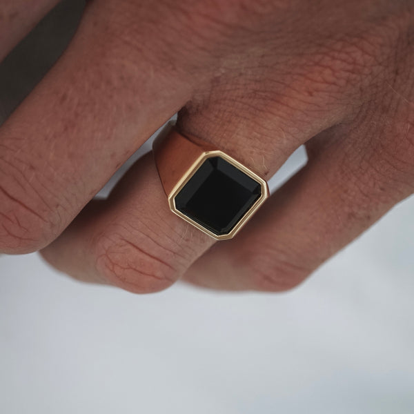 Goldener Siegelring mit schwarzem Onyx Stein für Männer Sprezzi Fashion