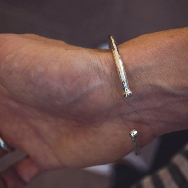 Massiver Silber Armreif für Männer Vintage gehämmert Sprezzi Fashion